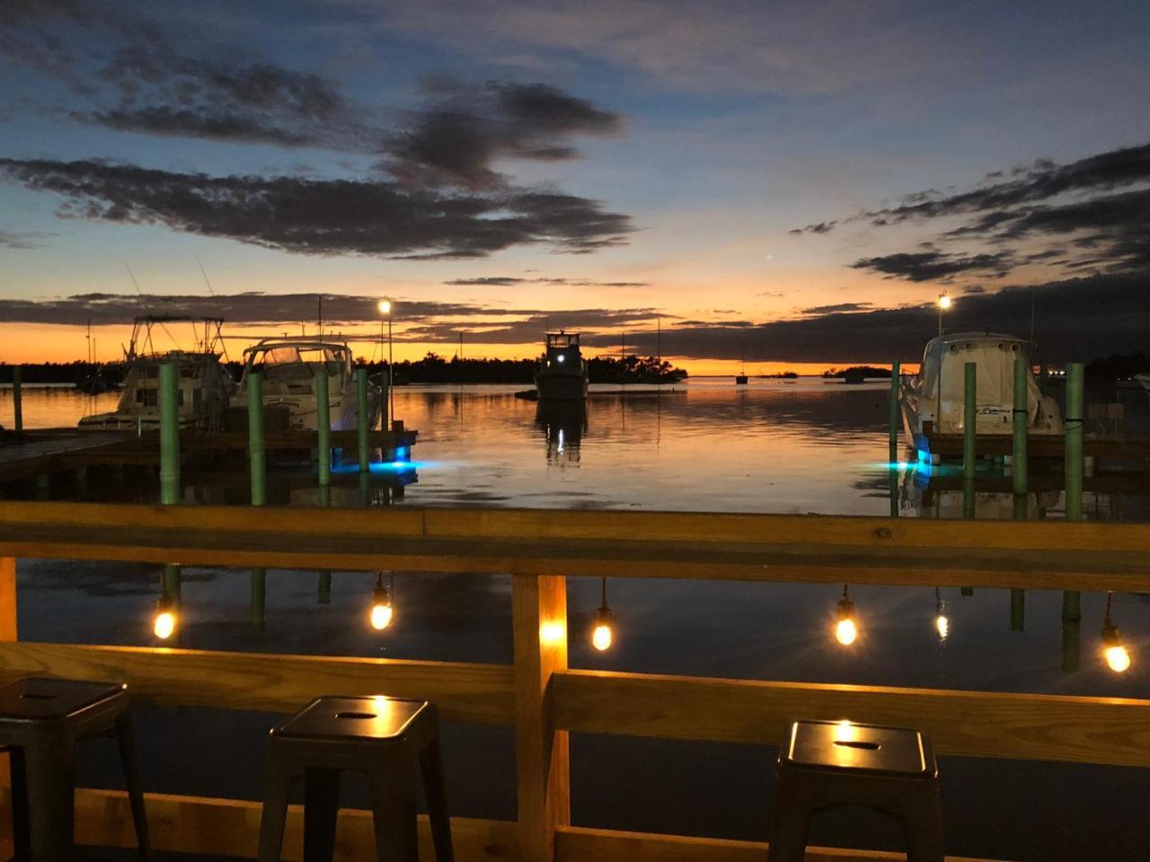 Full Moon Hotel & Restaurant Salinas Exterior foto